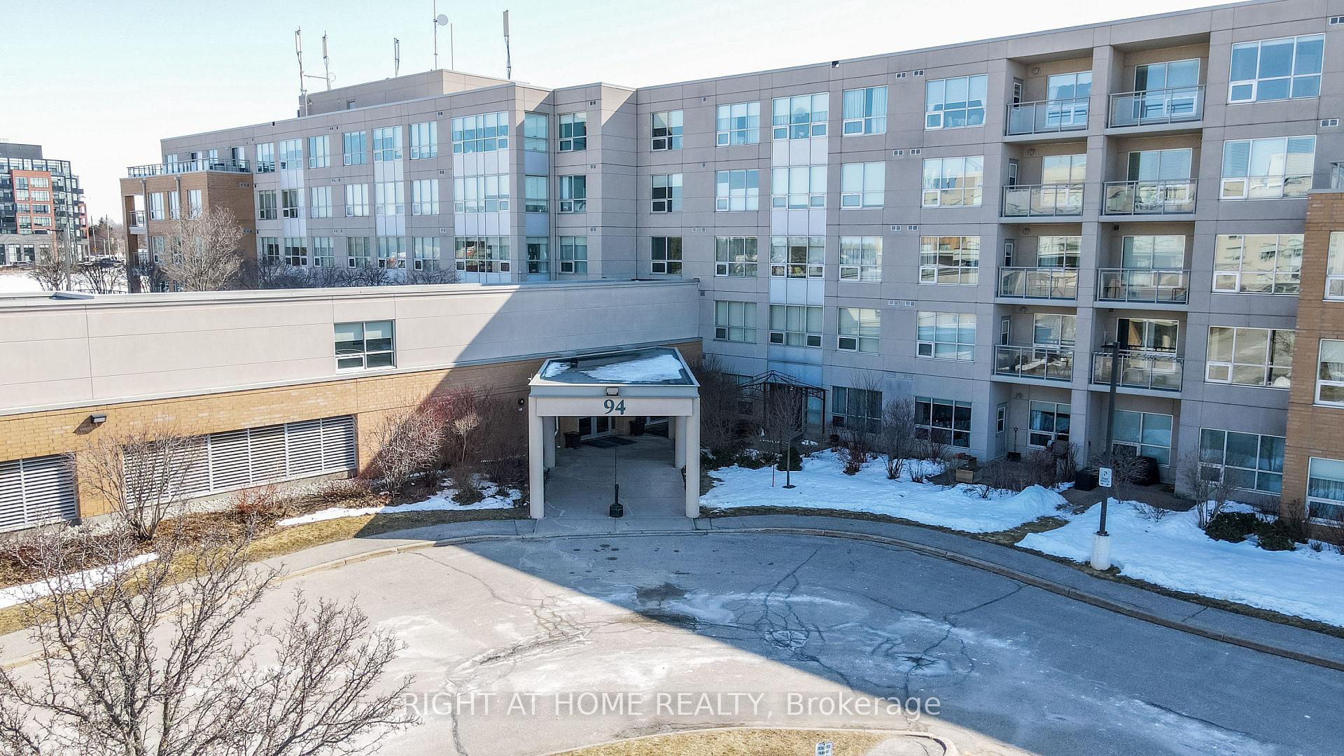 Photo 1 of Unit 109, 94 Dean Avenue, Barrie, Painswick South — HOMEH