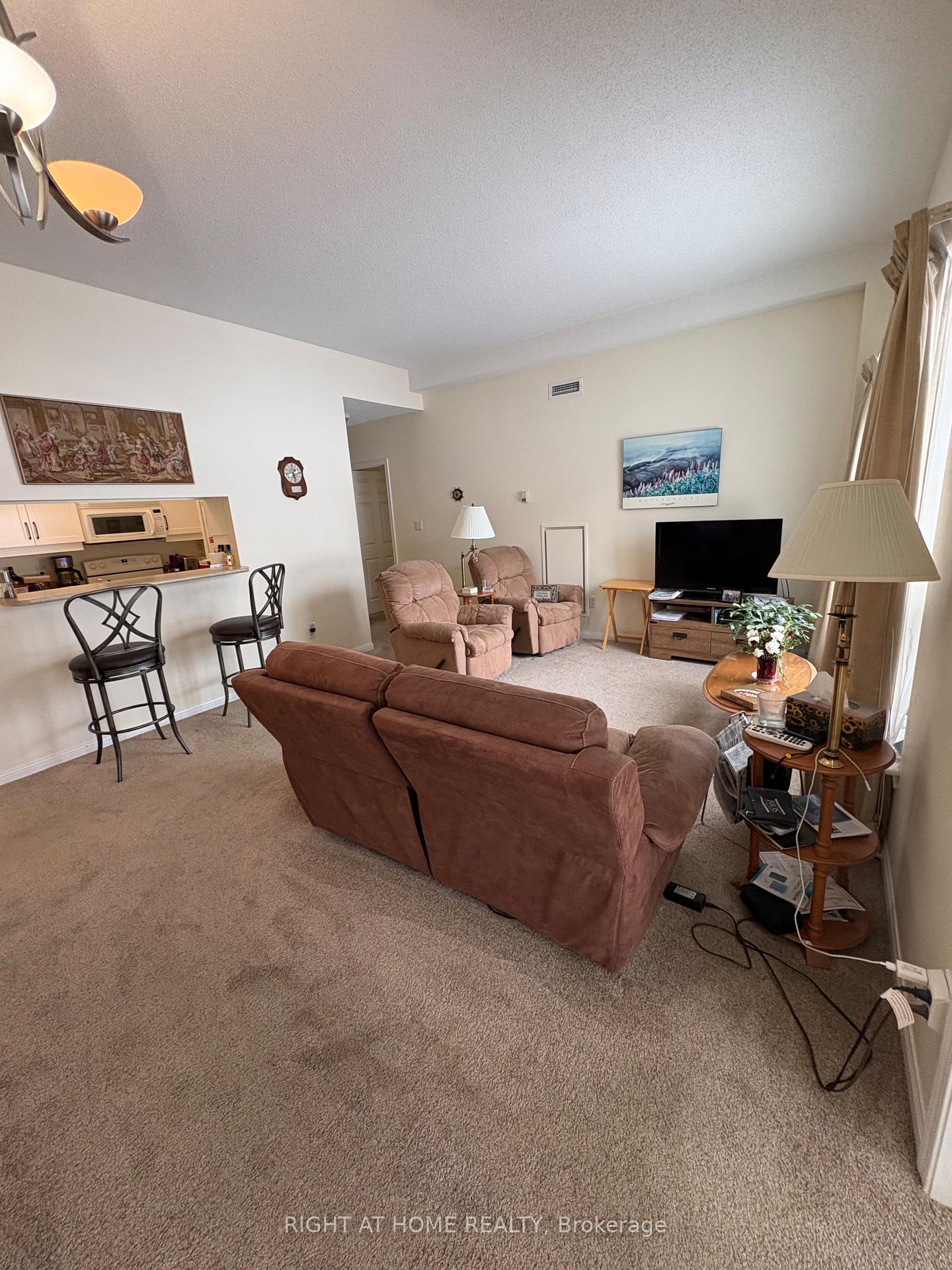 Photo 6 of Unit 109, 94 Dean Avenue, Barrie, Painswick South — HOMEH