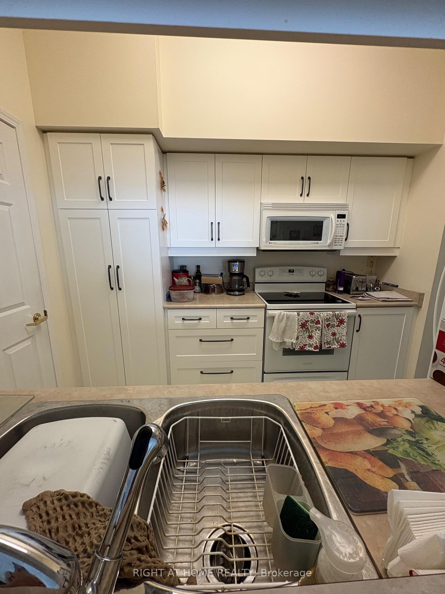 Photo 7 of Unit 109, 94 Dean Avenue, Barrie, Painswick South — HOMEH