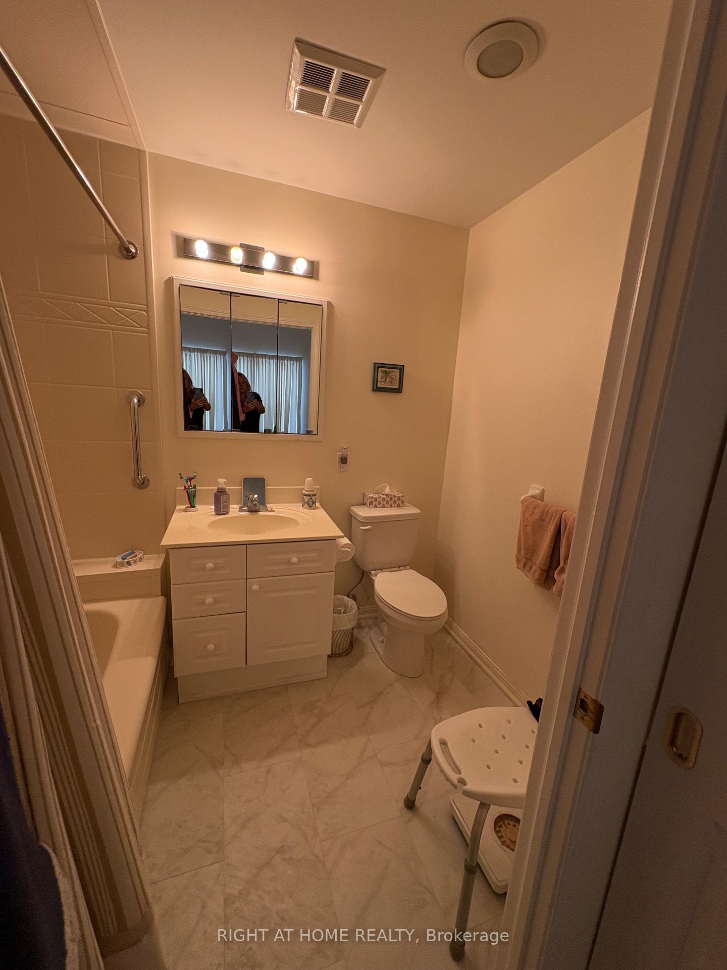 Photo 10 of Unit 109, 94 Dean Avenue, Barrie, Painswick South — HOMEH