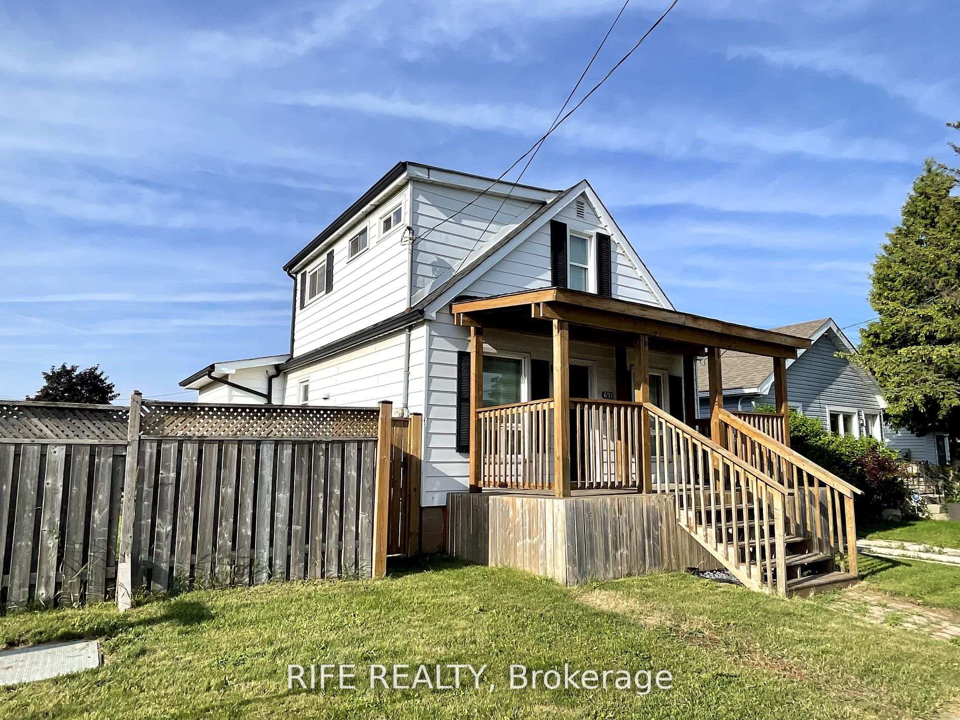 Photo 2 of 691 Rennie Street, Hamilton, Parkview — HOMEH