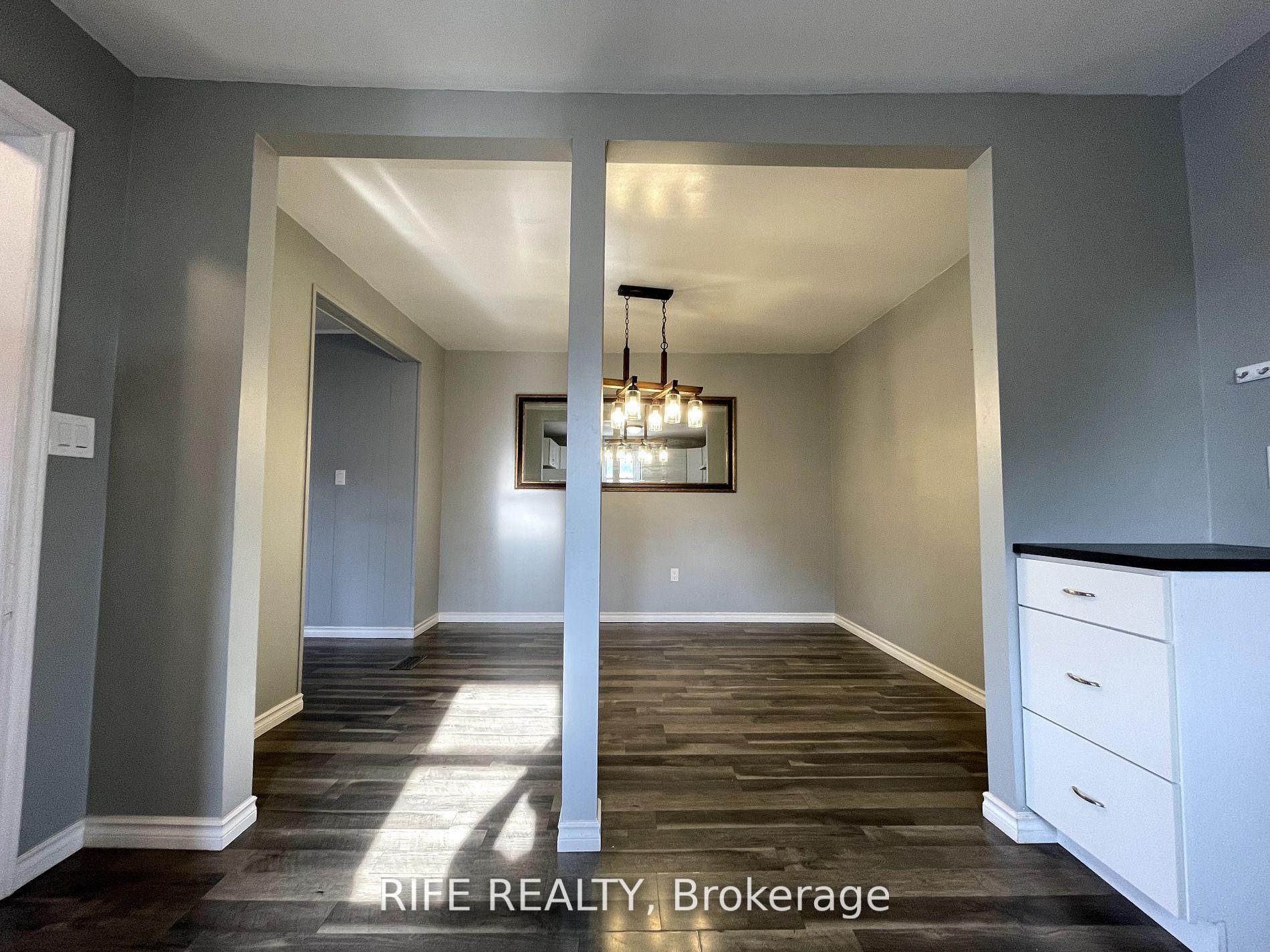 Photo 8 of 691 Rennie Street, Hamilton, Parkview — HOMEH