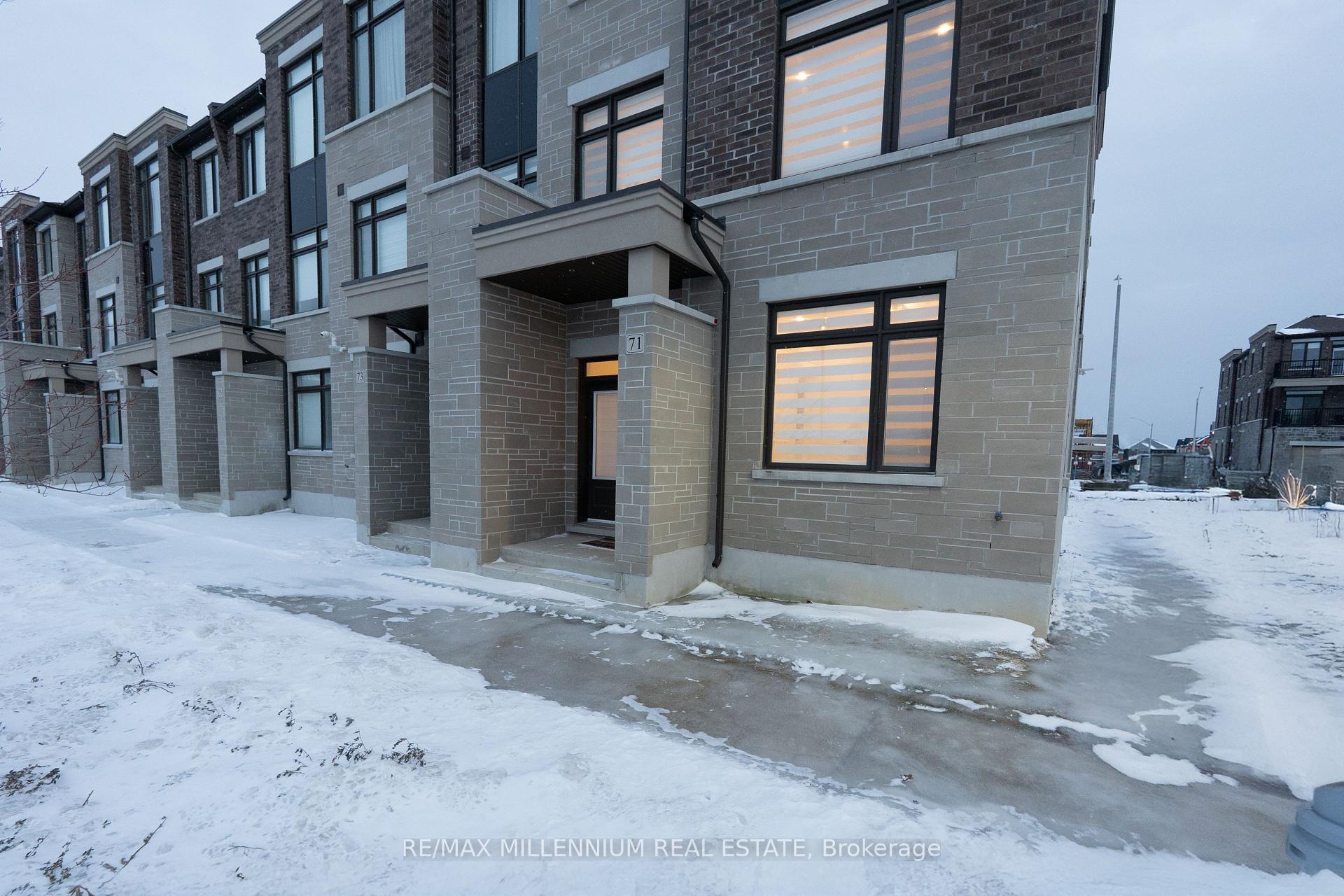 Photo 3 of 71 Mumbai Drive, Markham, Middlefield — HOMEH