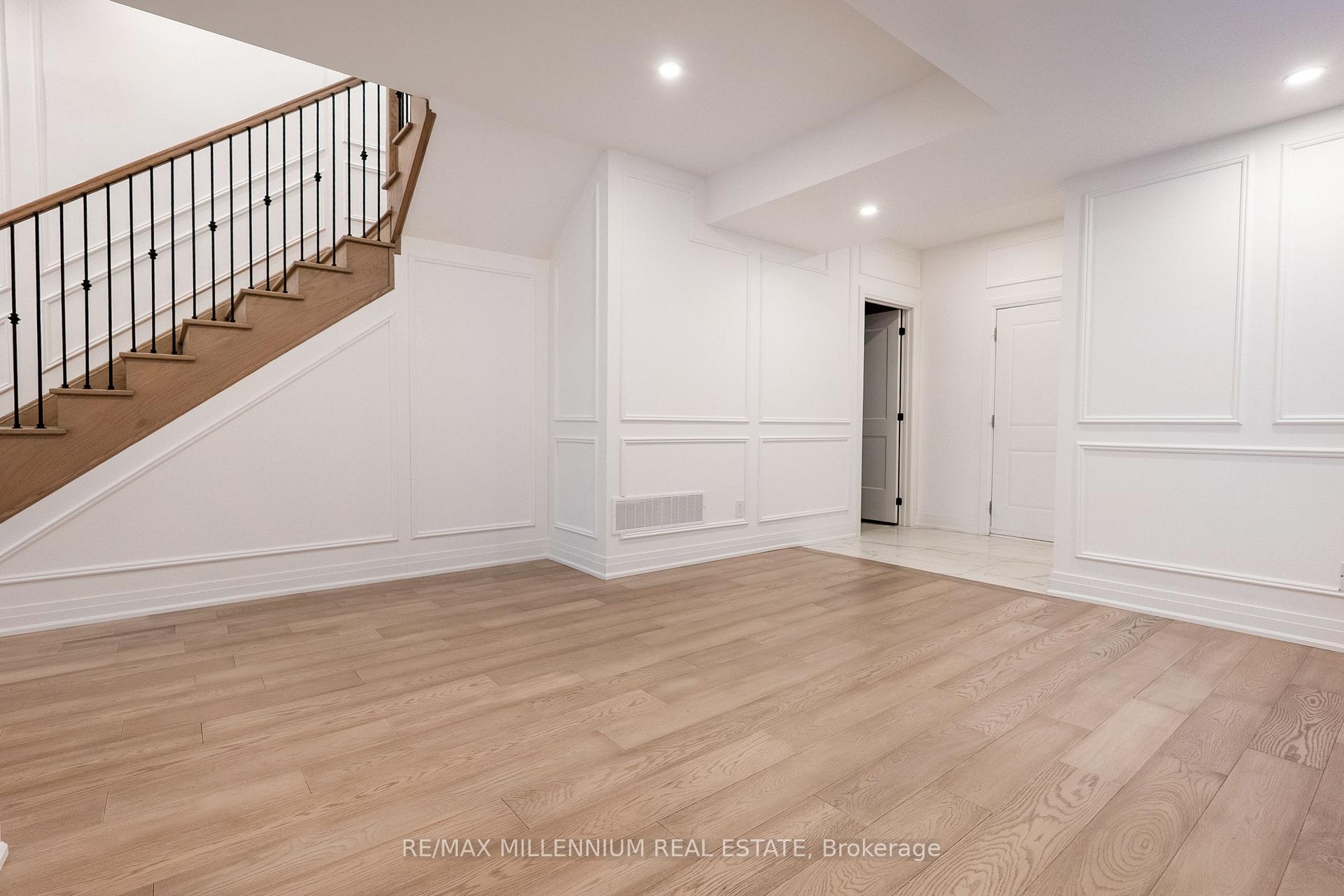 Photo 5 of 71 Mumbai Drive, Markham, Middlefield — HOMEH