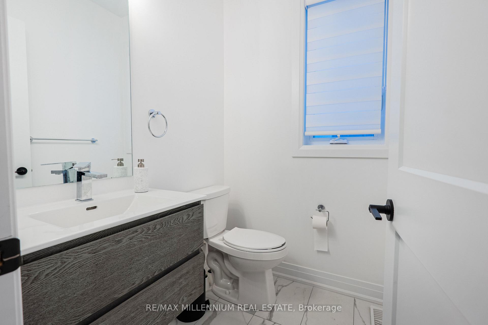 Photo 24 of 71 Mumbai Drive, Markham, Middlefield — HOMEH