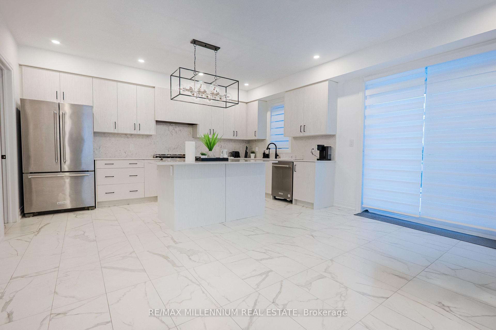 Photo 25 of 71 Mumbai Drive, Markham, Middlefield — HOMEH