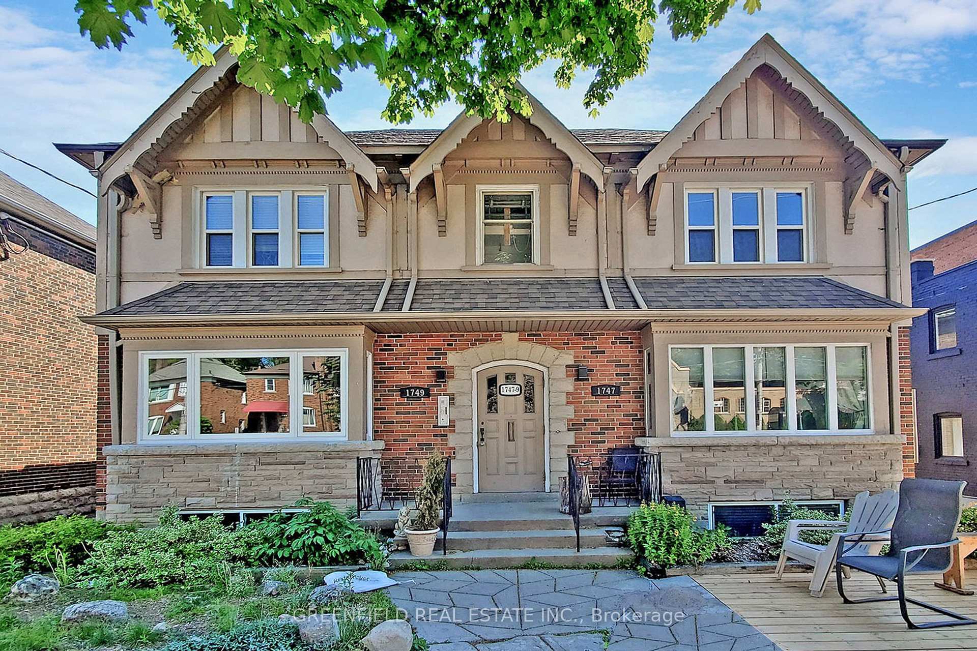 Front of Unit Upper, 1747 Bayview Avenue