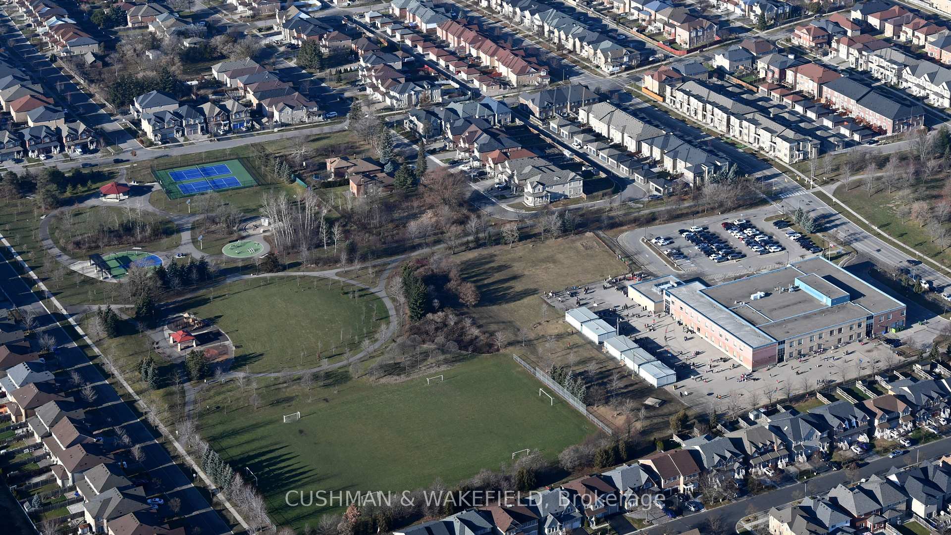 Photo 3 of 313 Helen Avenue, Markham, Unionville — HOMEH