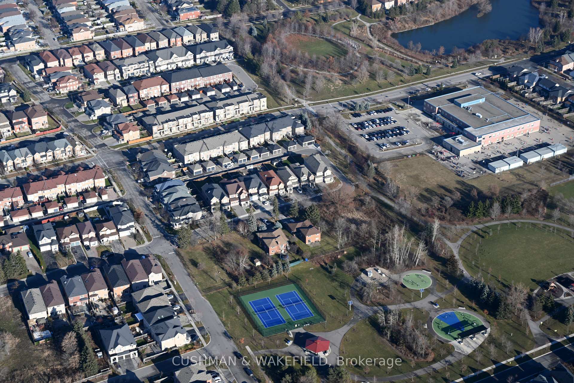 Photo 4 of 313 Helen Avenue, Markham, Unionville — HOMEH