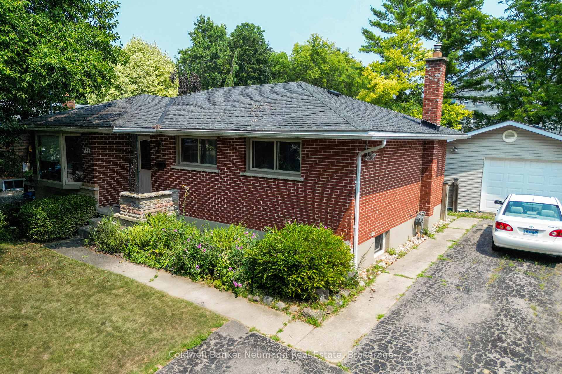 Front of Unit Upper, 27 Julia Drive