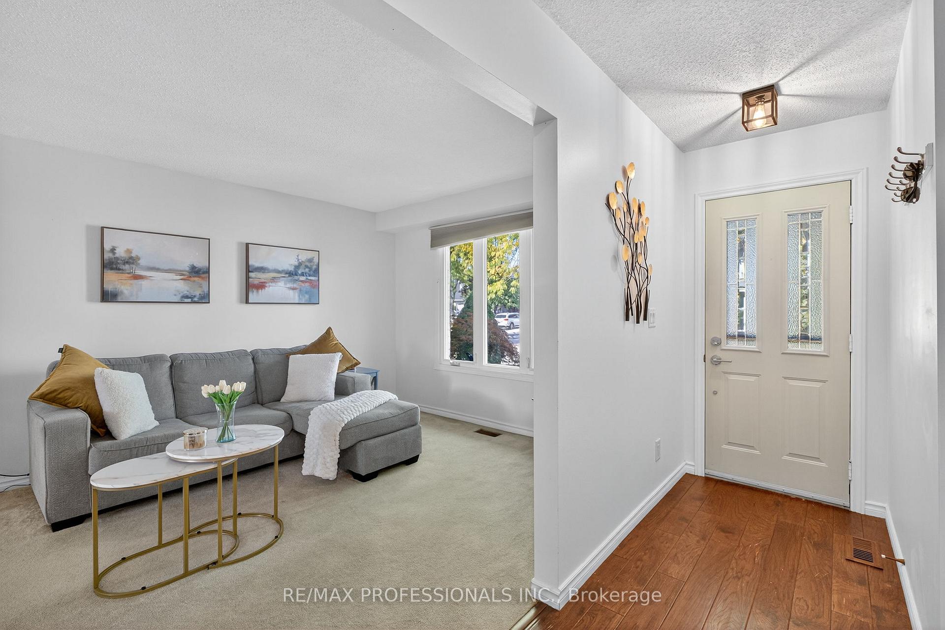 Photo 1 of 19 Salina Place, Hamilton, Stoney Creek — HOMEH