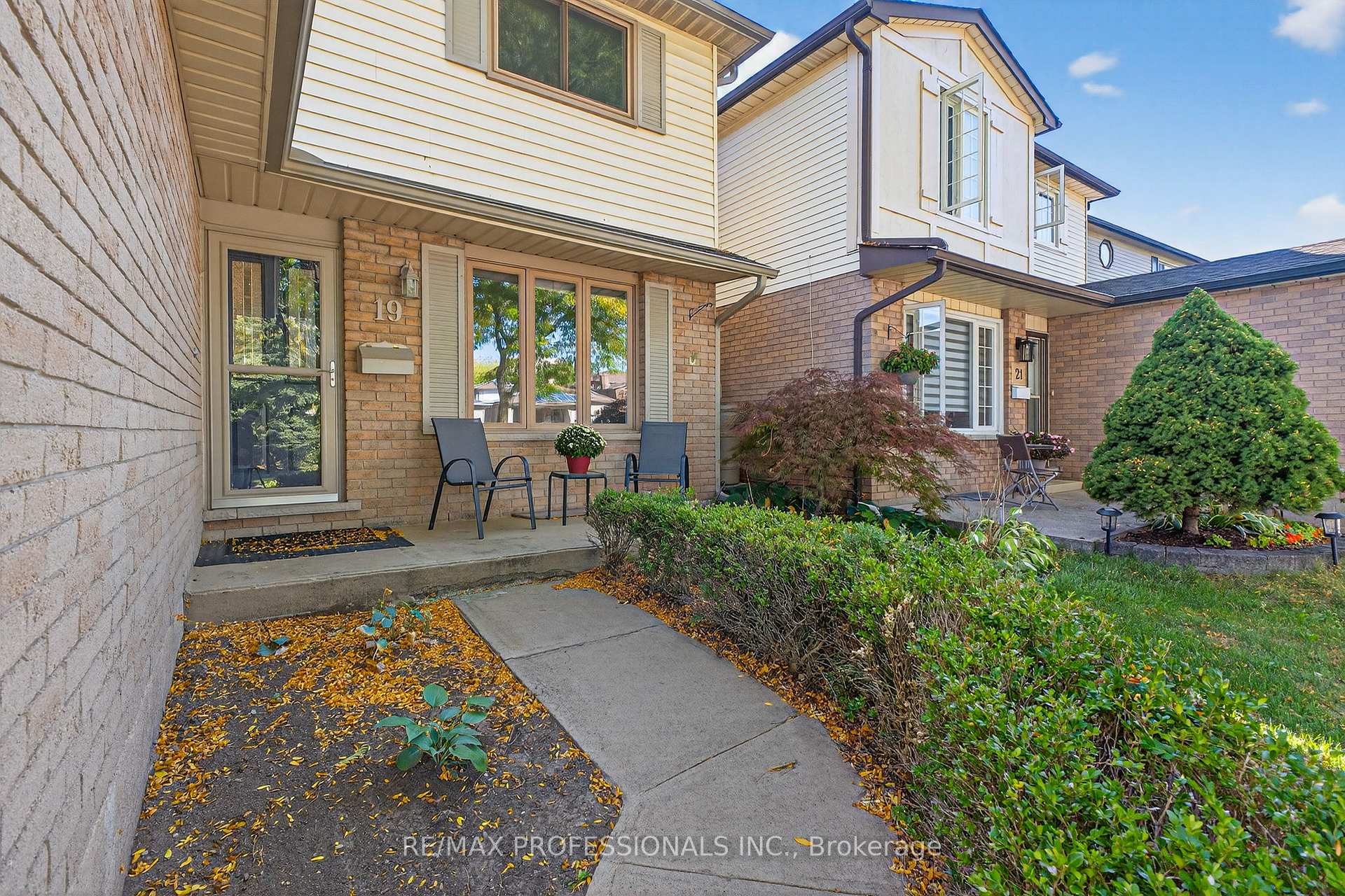 Photo 4 of 19 Salina Place, Hamilton, Stoney Creek — HOMEH