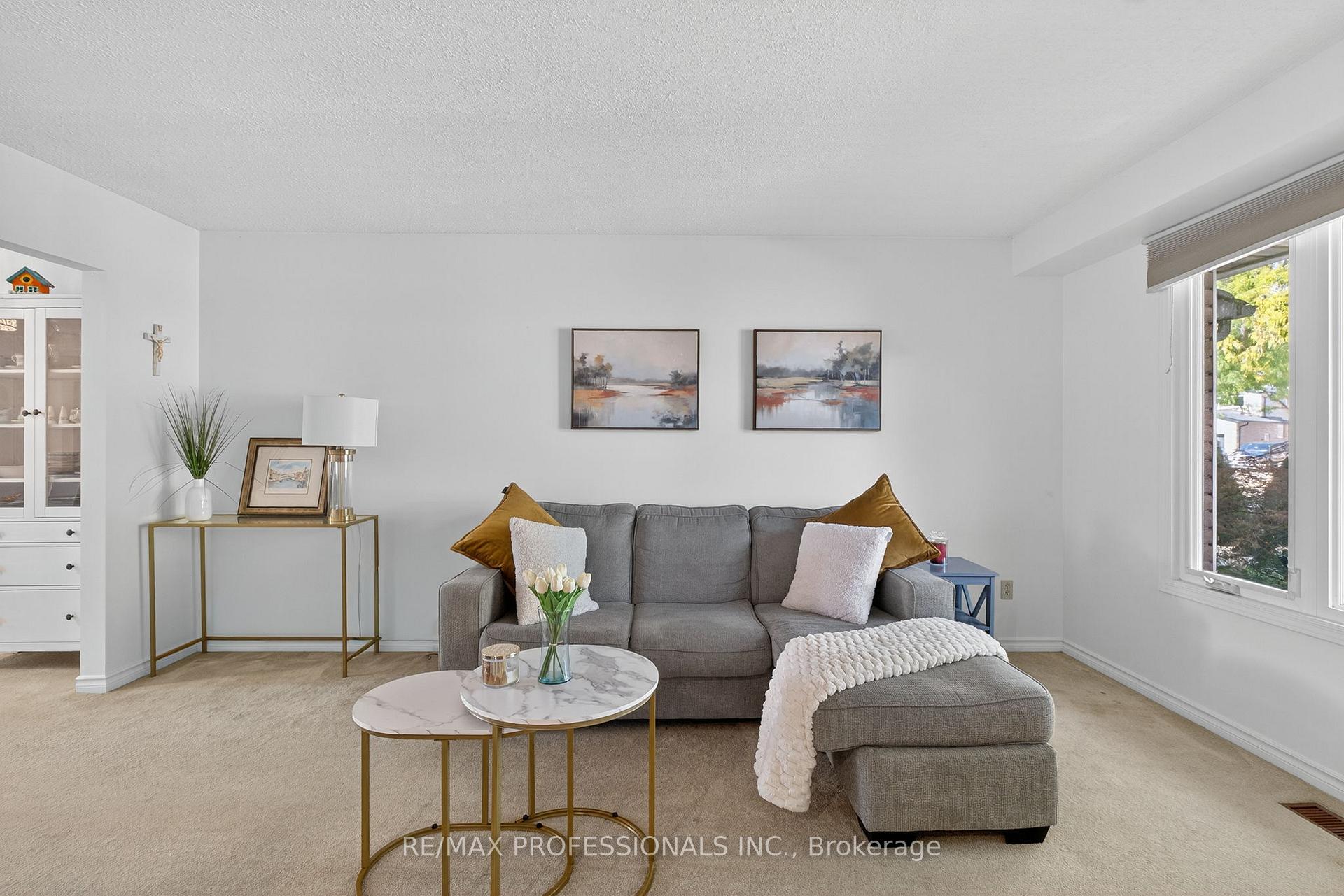 Photo 7 of 19 Salina Place, Hamilton, Stoney Creek — HOMEH