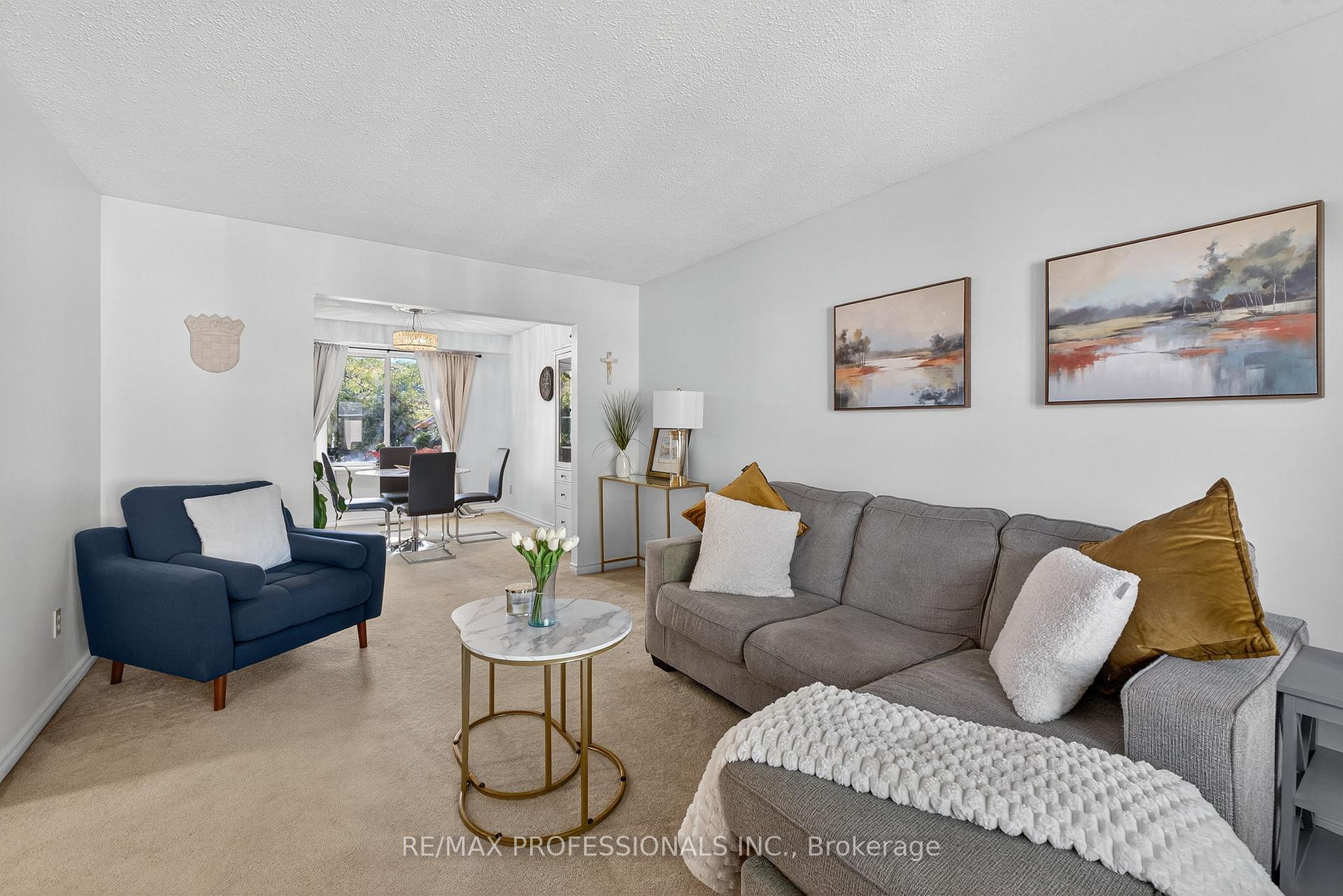 Photo 8 of 19 Salina Place, Hamilton, Stoney Creek — HOMEH