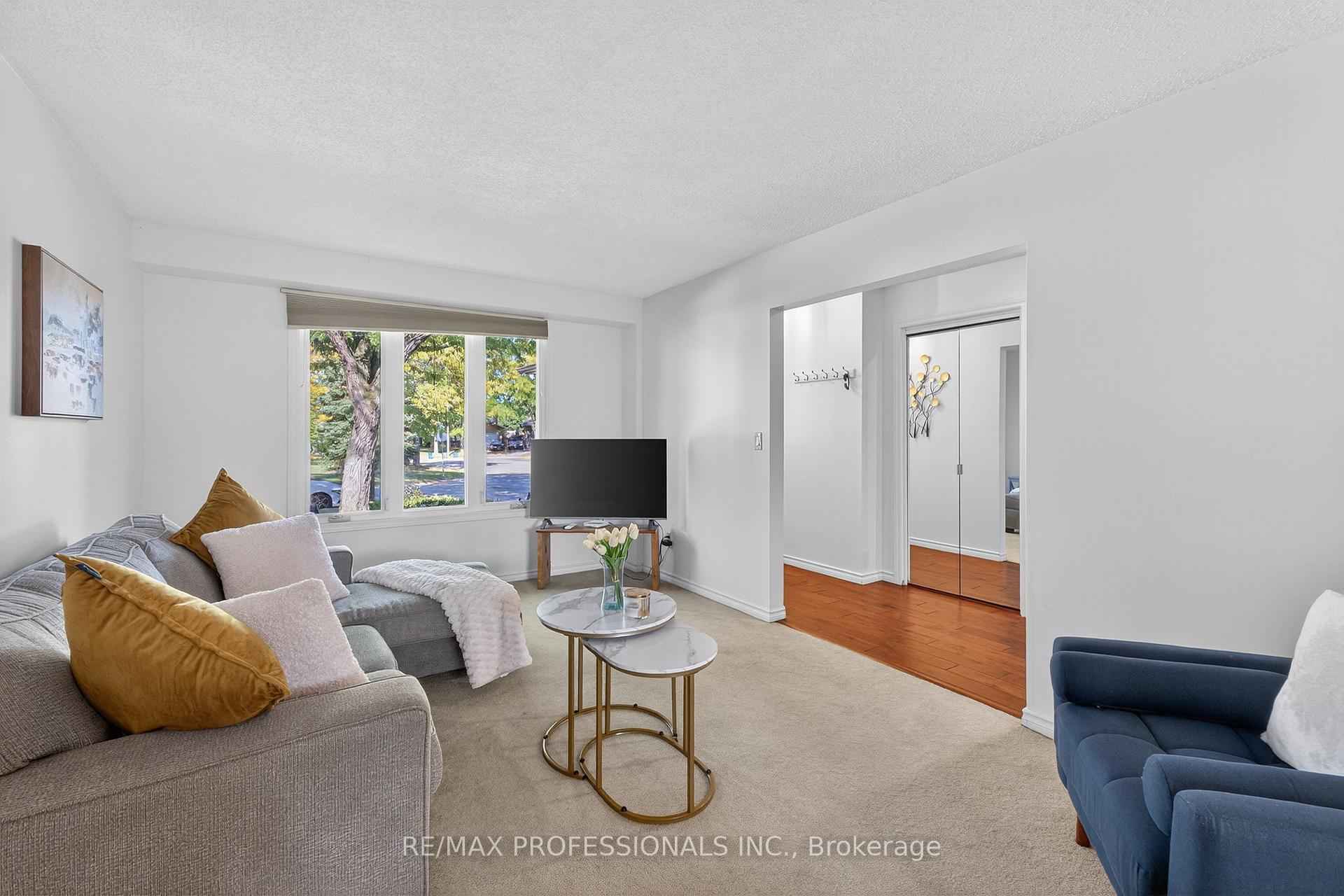 Photo 10 of 19 Salina Place, Hamilton, Stoney Creek — HOMEH