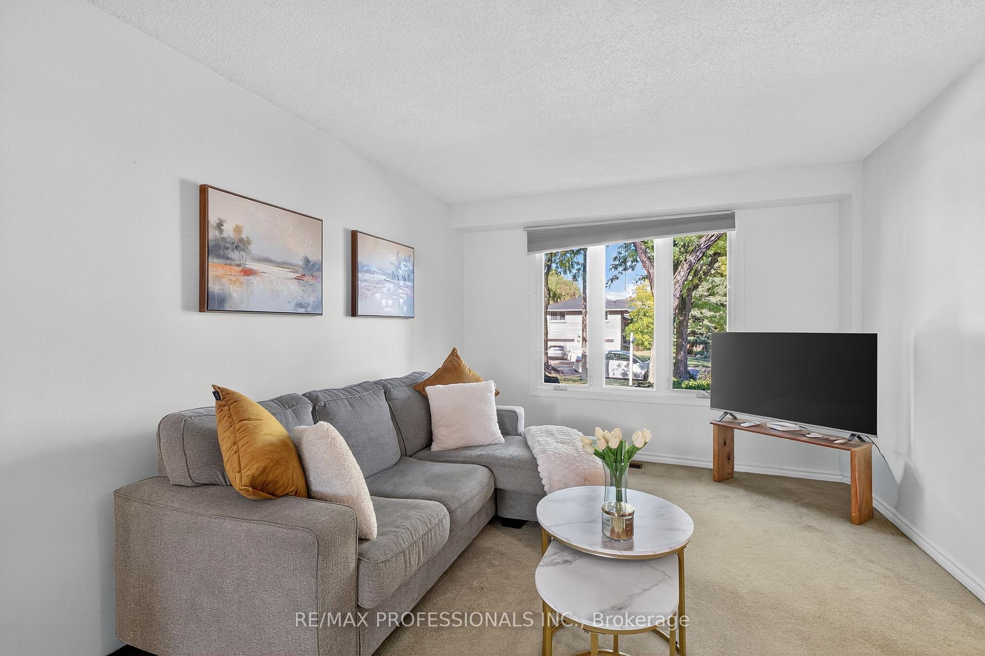 Photo 12 of 19 Salina Place, Hamilton, Stoney Creek — HOMEH