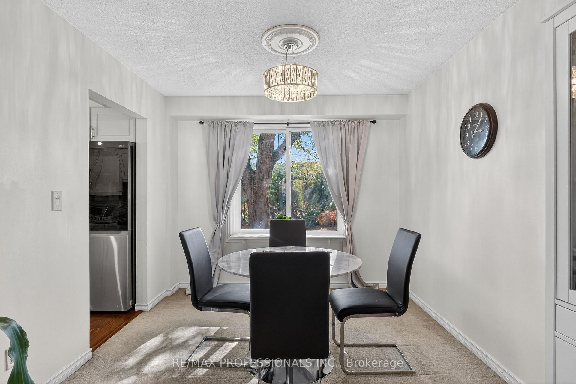 Photo 13 of 19 Salina Place, Hamilton, Stoney Creek — HOMEH