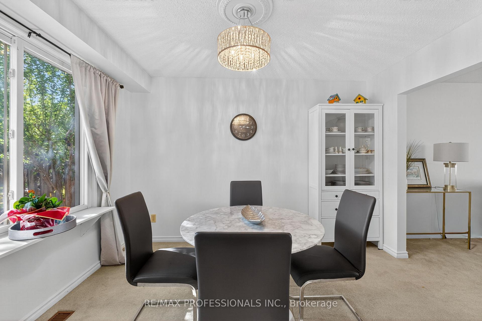 Photo 17 of 19 Salina Place, Hamilton, Stoney Creek — HOMEH