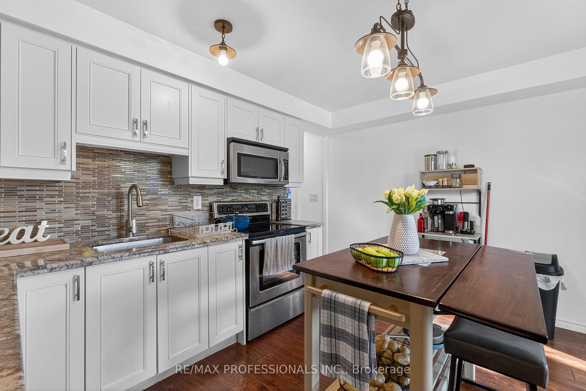 Photo 18 of 19 Salina Place, Hamilton, Stoney Creek — HOMEH