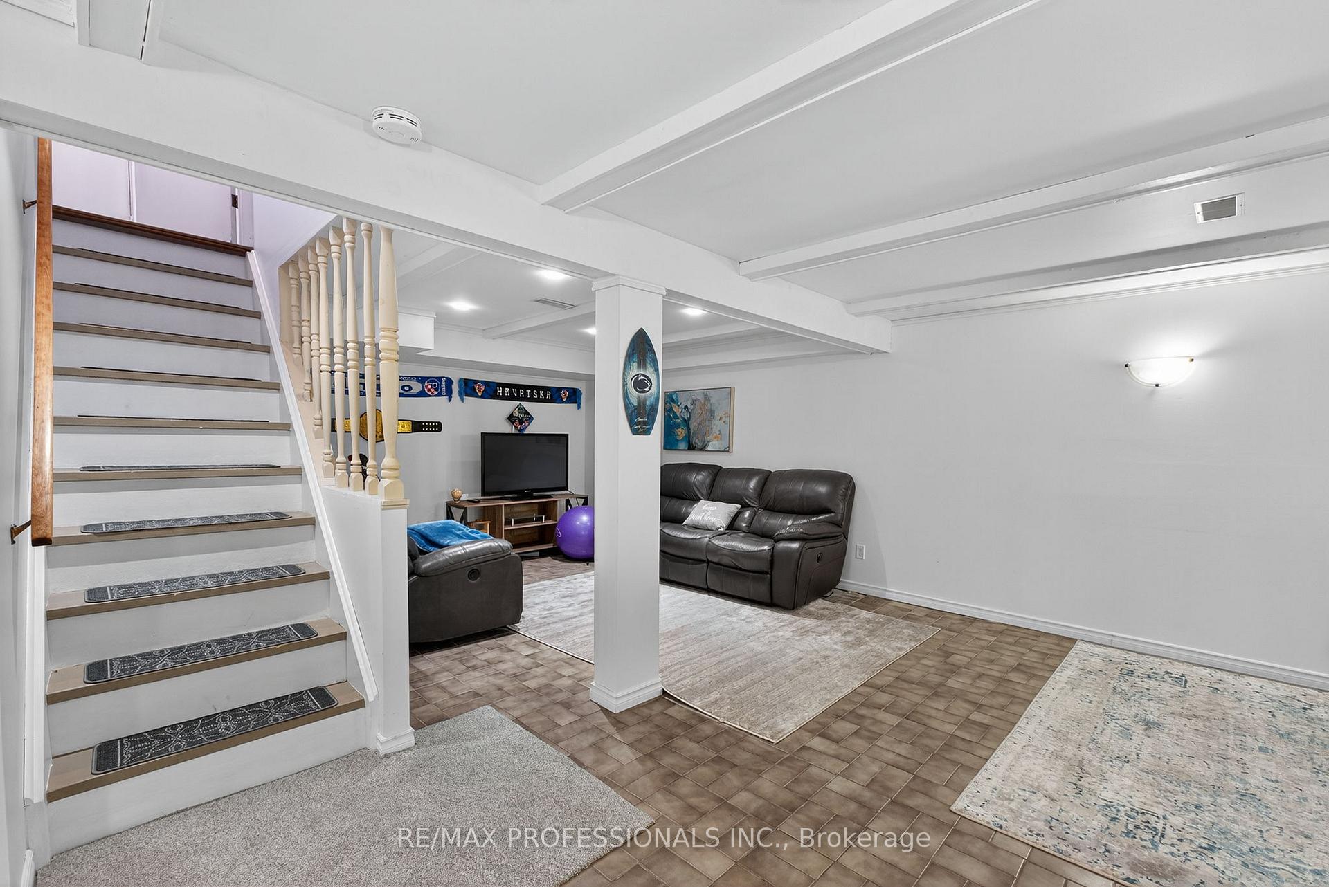 Photo 35 of 19 Salina Place, Hamilton, Stoney Creek — HOMEH