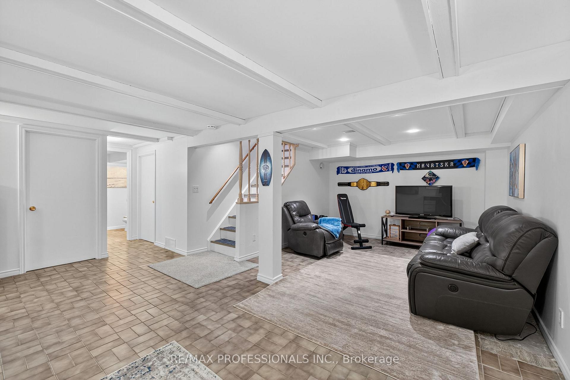 Photo 36 of 19 Salina Place, Hamilton, Stoney Creek — HOMEH