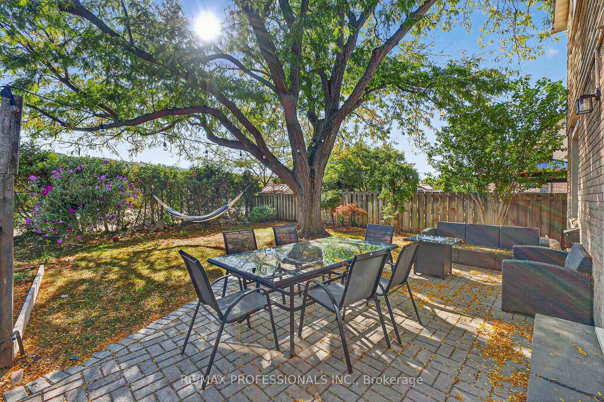 Photo 43 of 19 Salina Place, Hamilton, Stoney Creek — HOMEH