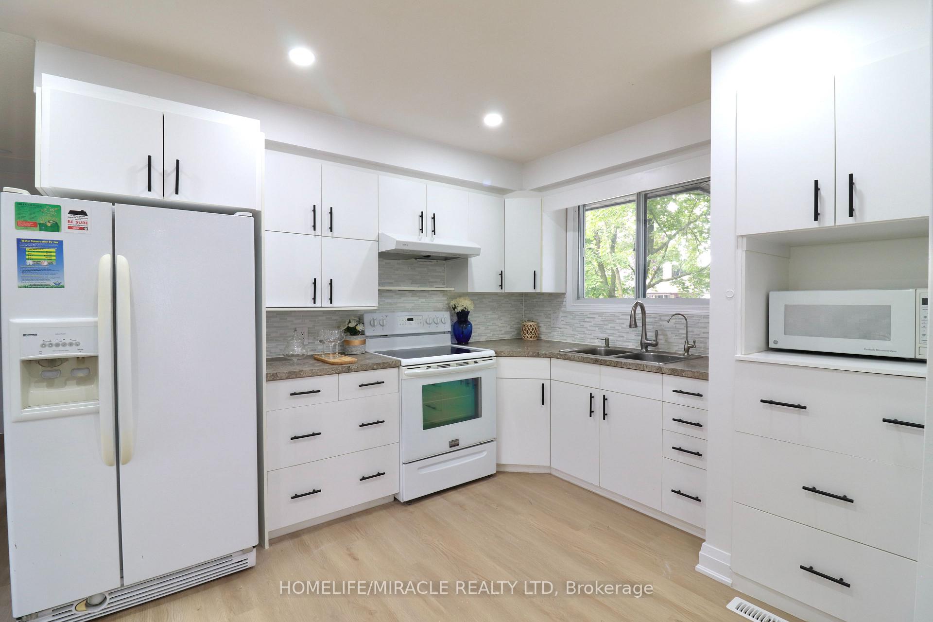 Photo 51 of 354 Lee Circle, Waterloo — HOMEH