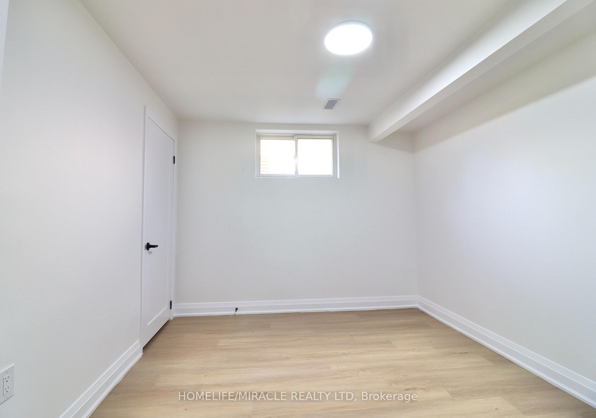 Photo 64 of 354 Lee Circle, Waterloo — HOMEH