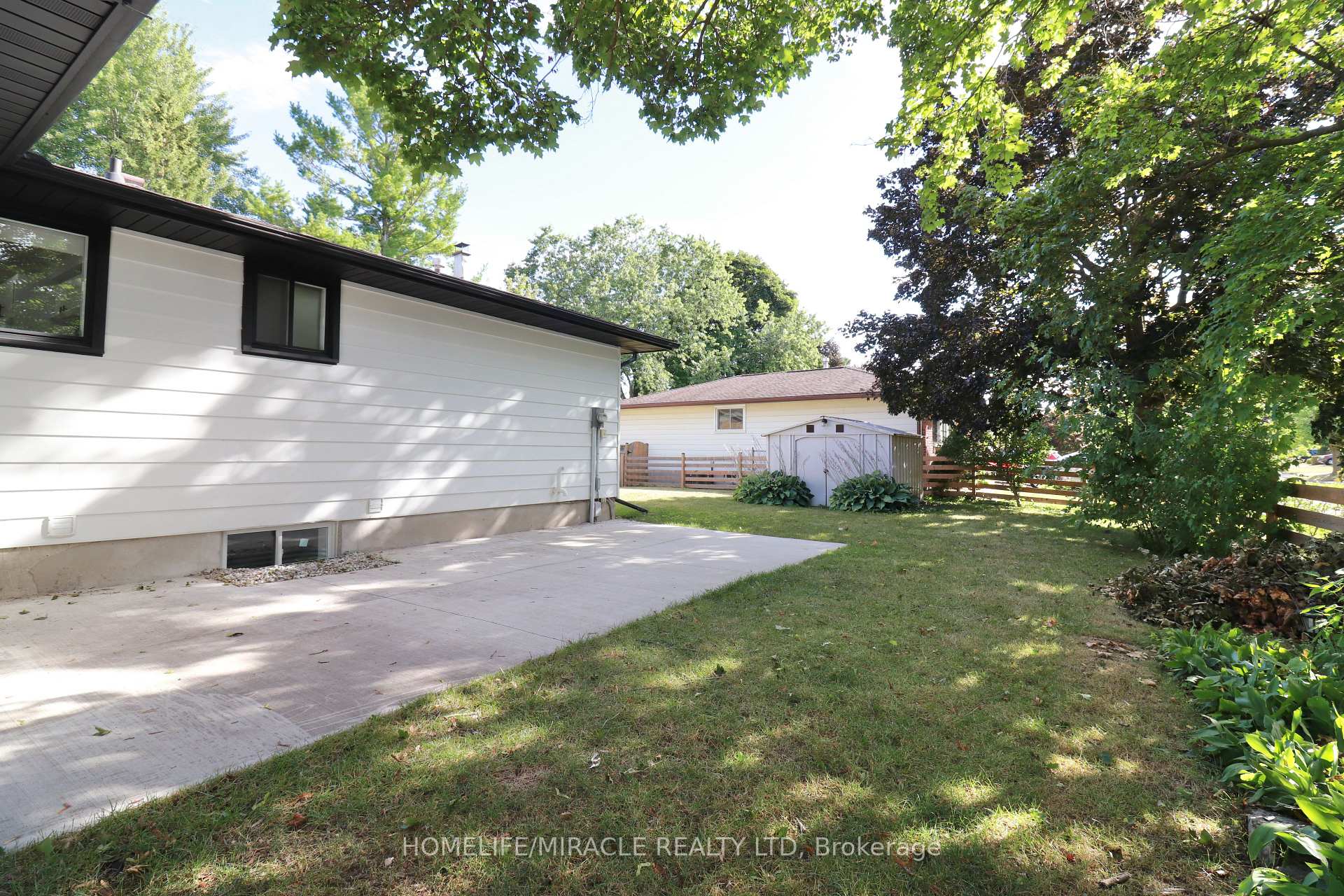Photo 79 of 354 Lee Circle, Waterloo — HOMEH