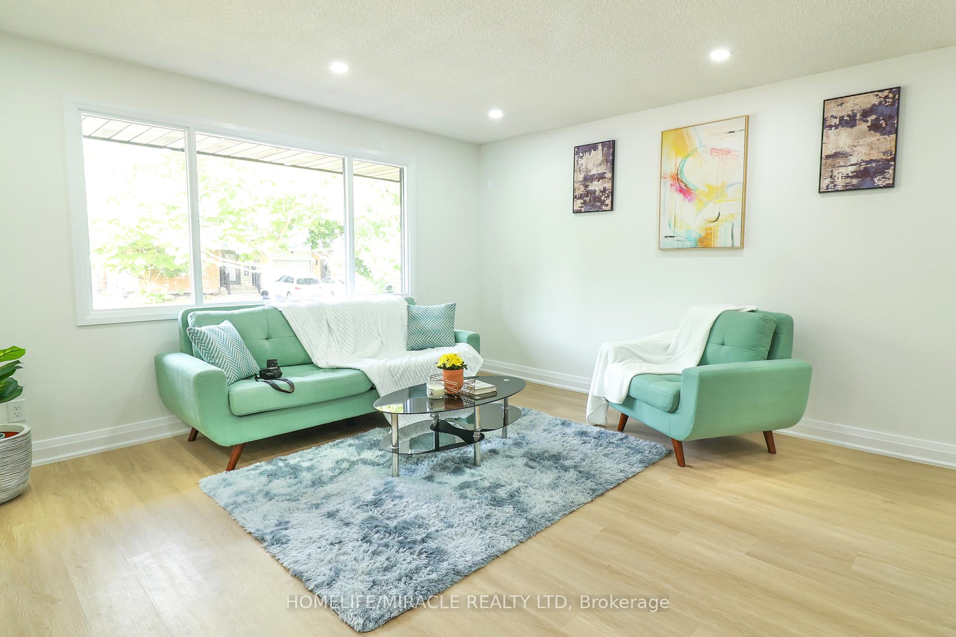 Photo 8 of 354 Lee Circle, Waterloo — HOMEH