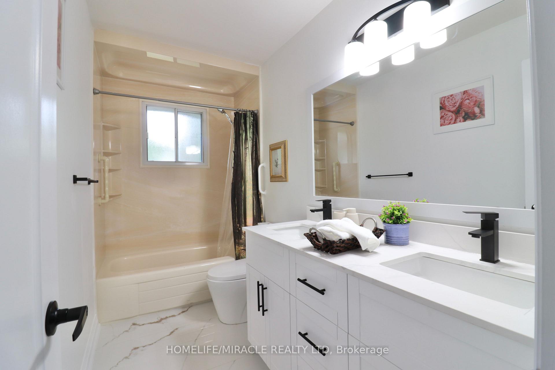 Photo 14 of 354 Lee Circle, Waterloo — HOMEH