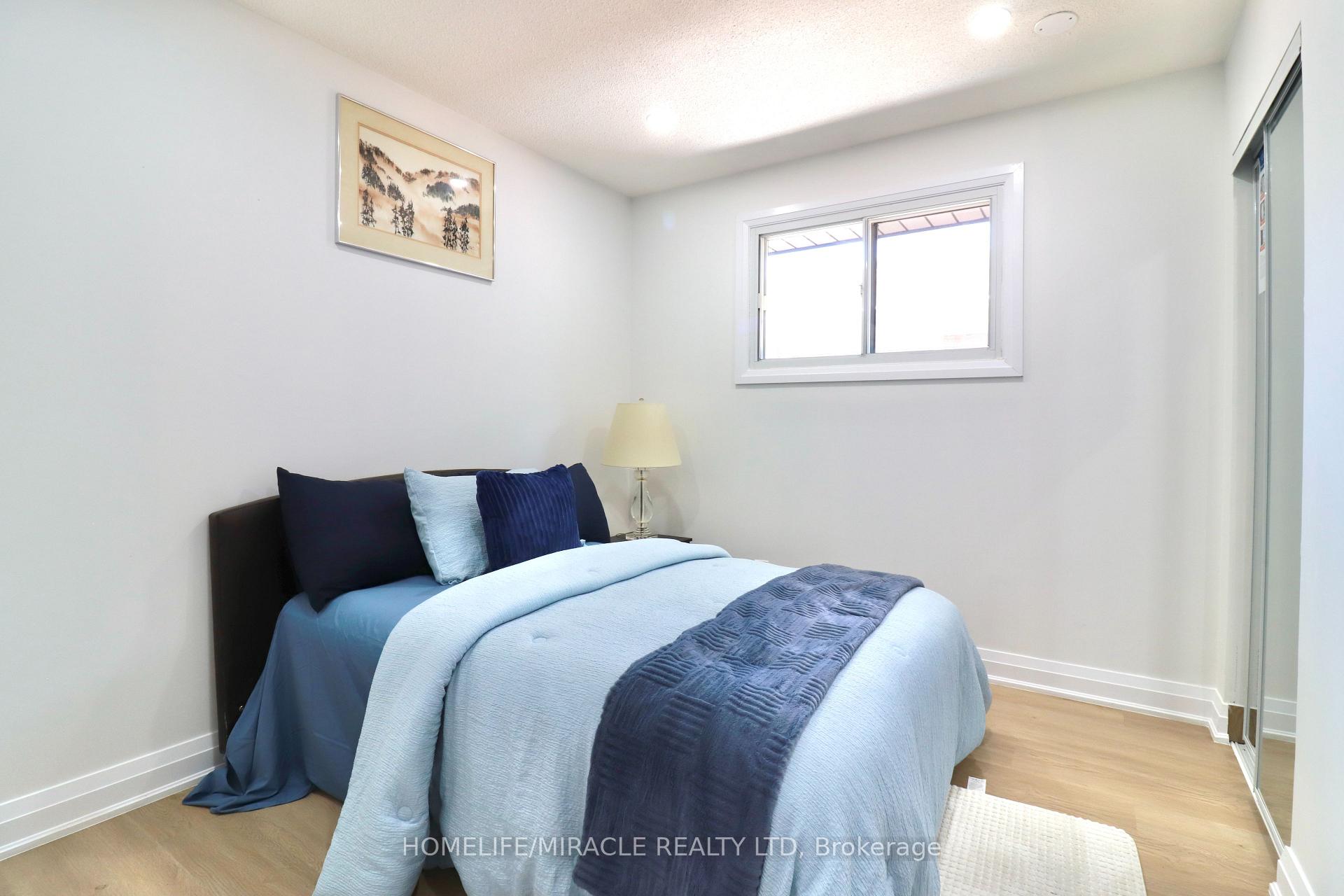 Photo 16 of 354 Lee Circle, Waterloo — HOMEH