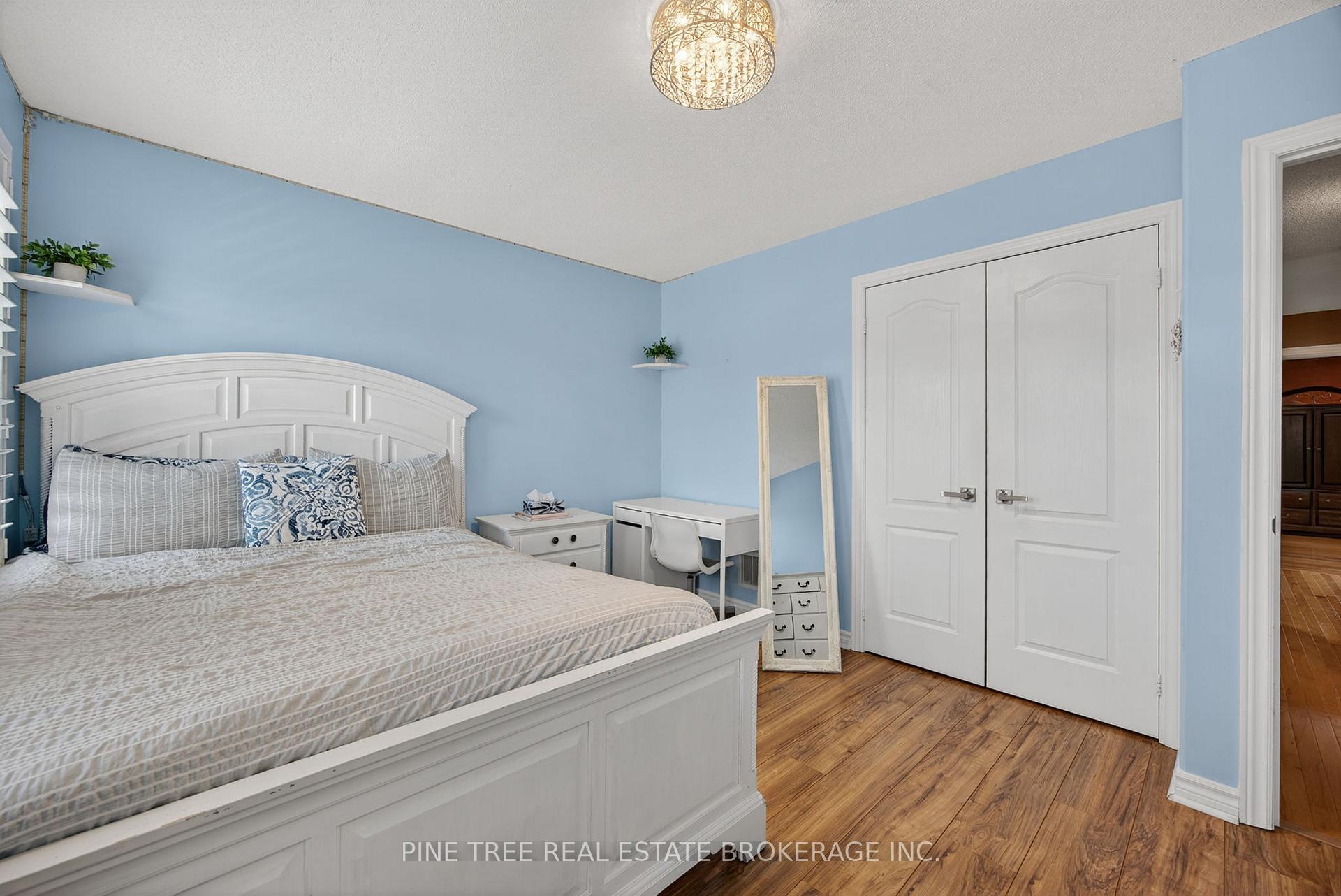 Photo 26 of 31 Connaught Lane, Barrie, Innis-Shore — HOMEH