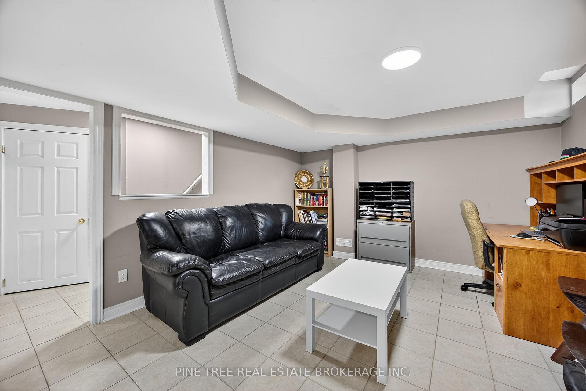 Photo 31 of 31 Connaught Lane, Barrie, Innis-Shore — HOMEH