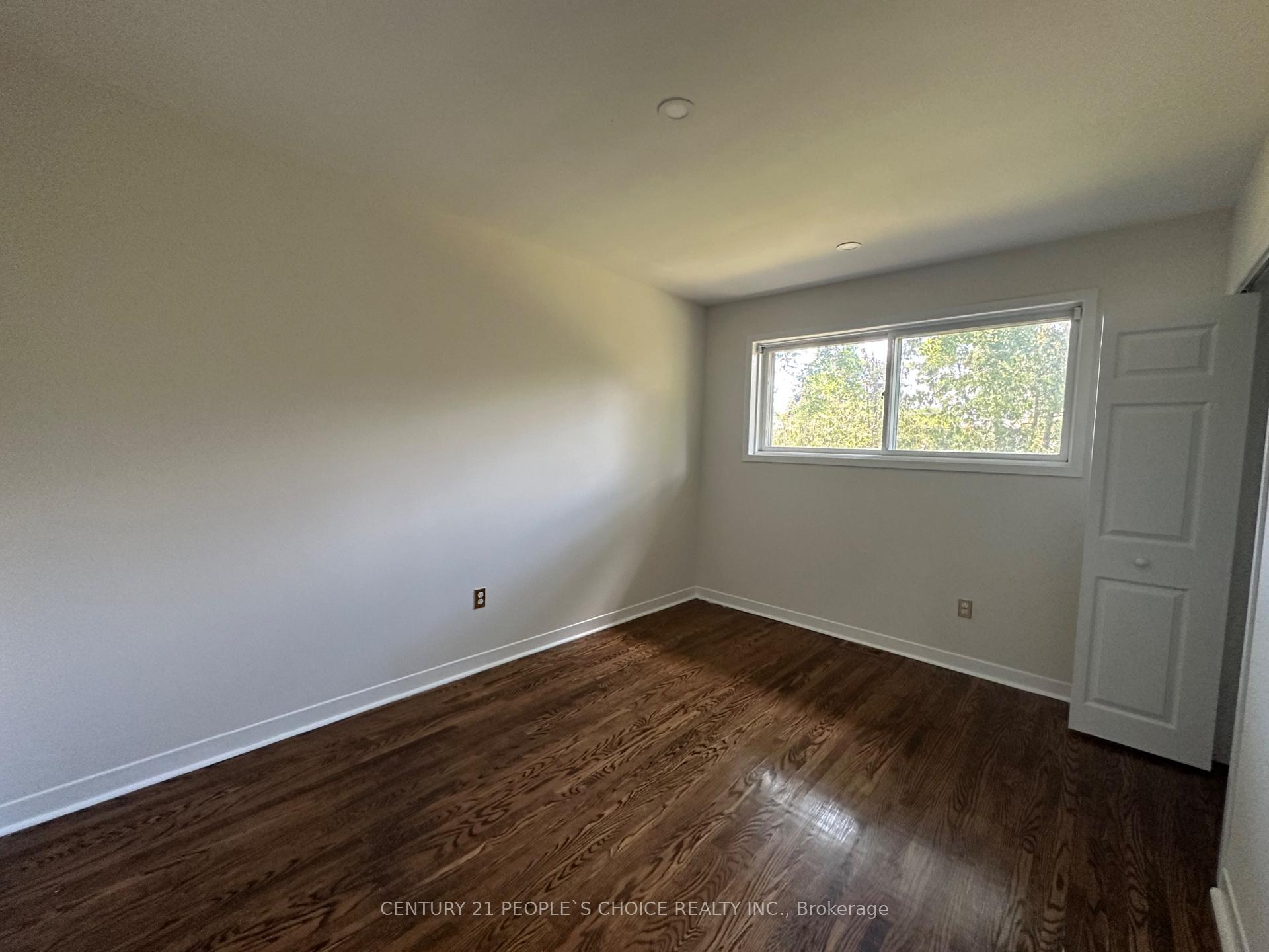 Photo 17 of Unit Main Floor, 1252 Mont Clair Drive, Oakville, River Oaks — HOMEH