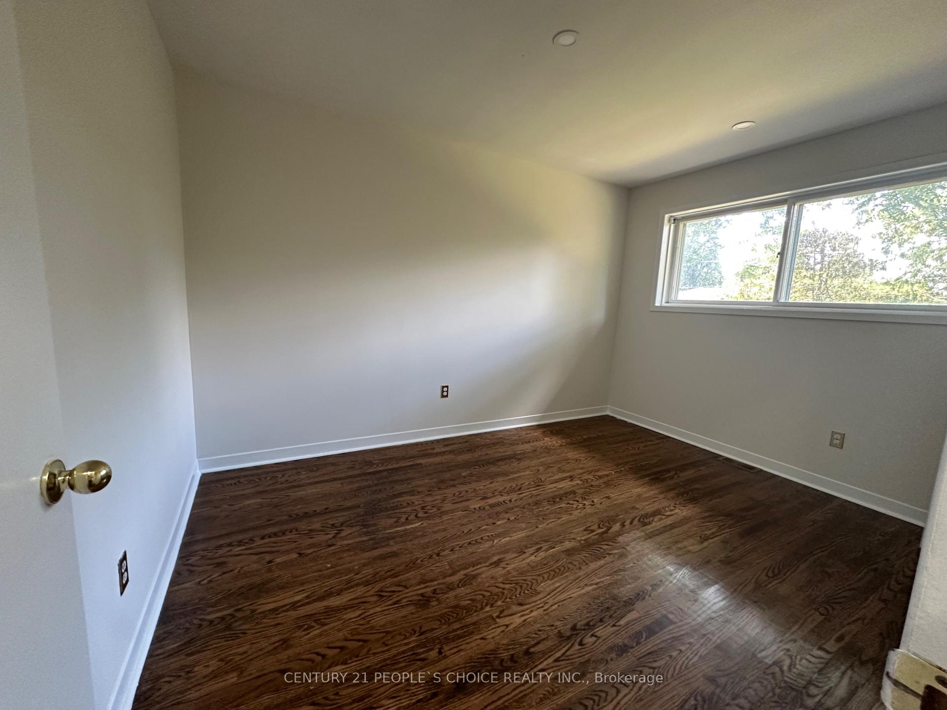 Photo 18 of Unit Main Floor, 1252 Mont Clair Drive, Oakville, River Oaks — HOMEH