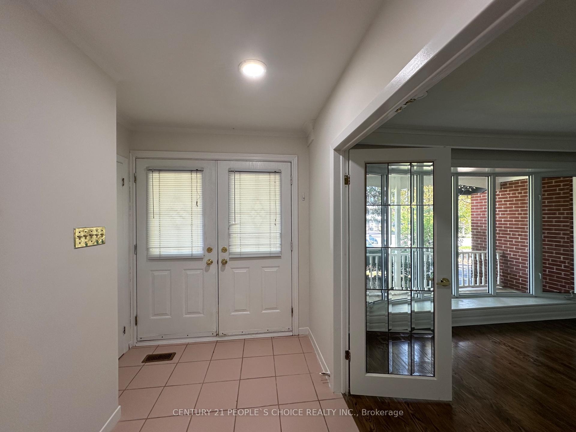Photo 25 of Unit Main Floor, 1252 Mont Clair Drive, Oakville, River Oaks — HOMEH