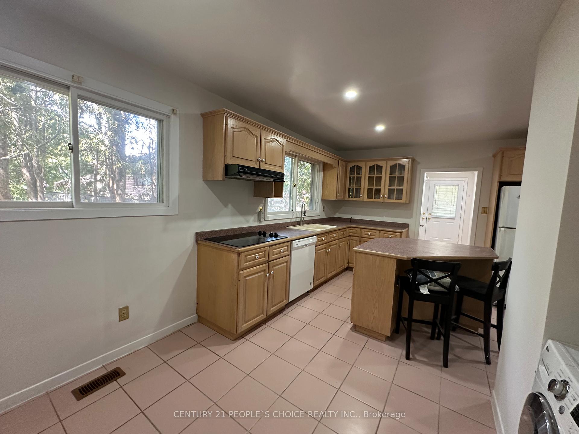 Photo 32 of Unit Main Floor, 1252 Mont Clair Drive, Oakville, River Oaks — HOMEH