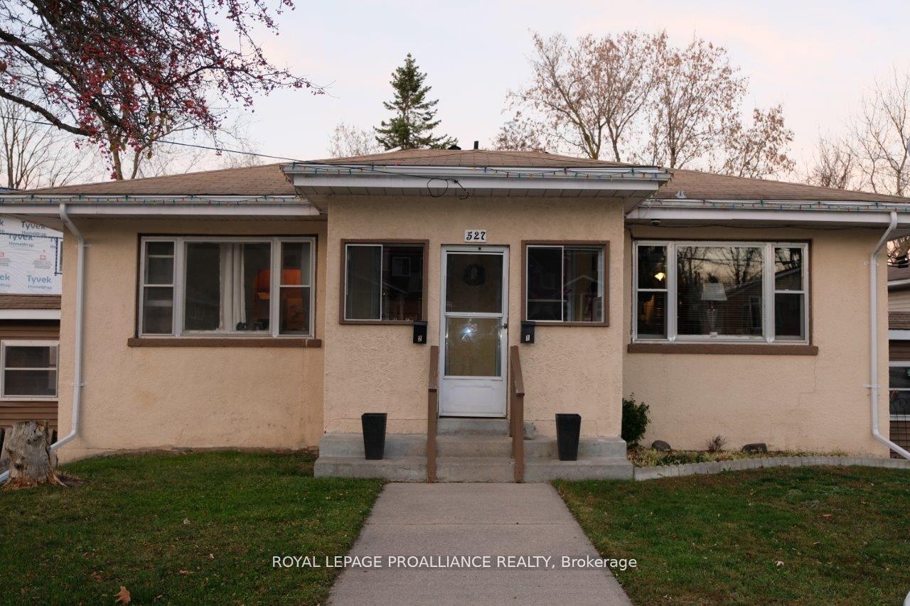 Photo 1 of 527 Front Street, Quinte West, Trenton Ward — HOMEH