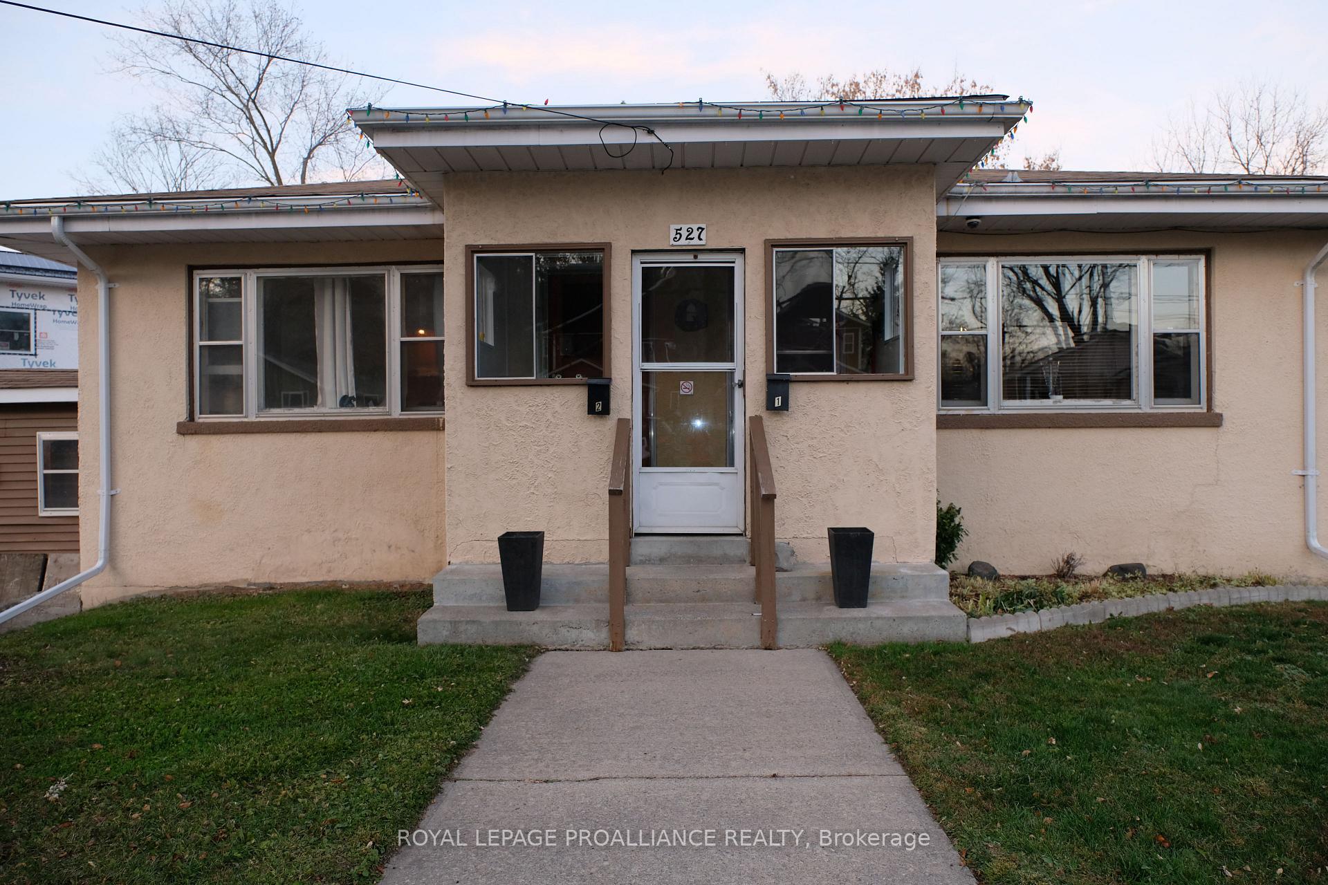 Photo 3 of 527 Front Street, Quinte West, Trenton Ward — HOMEH