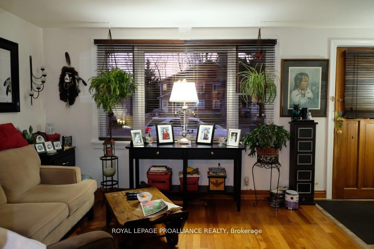 Photo 7 of 527 Front Street, Quinte West, Trenton Ward — HOMEH