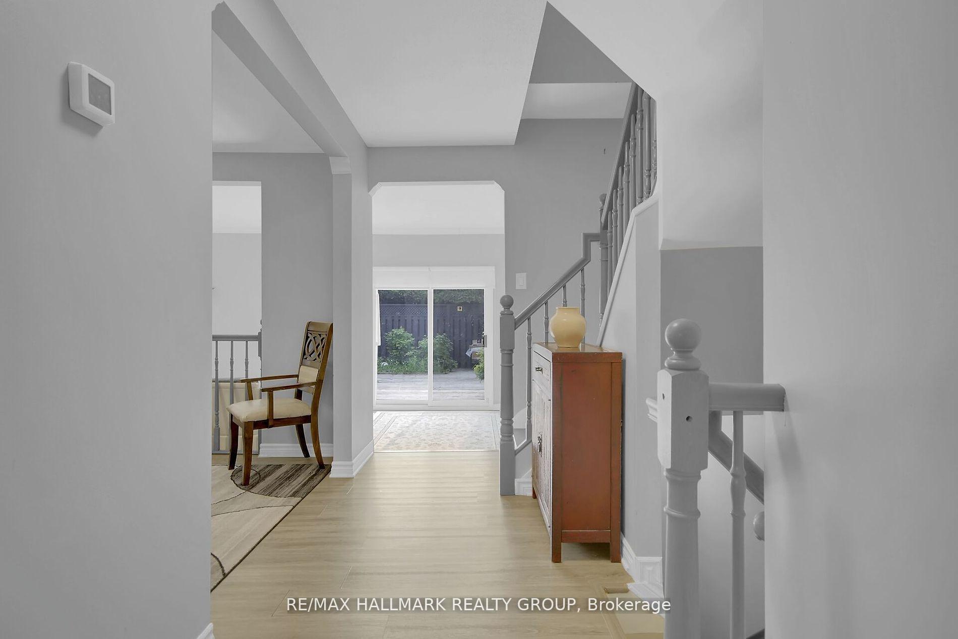 Photo 4 of Unit 1, 1821 Walkley Road, Ottawa, Guildwood Estates - Urbandale Acres — HOMEH