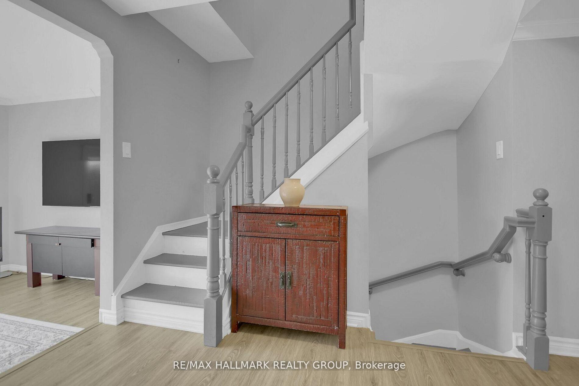 Photo 6 of Unit 1, 1821 Walkley Road, Ottawa, Guildwood Estates - Urbandale Acres — HOMEH
