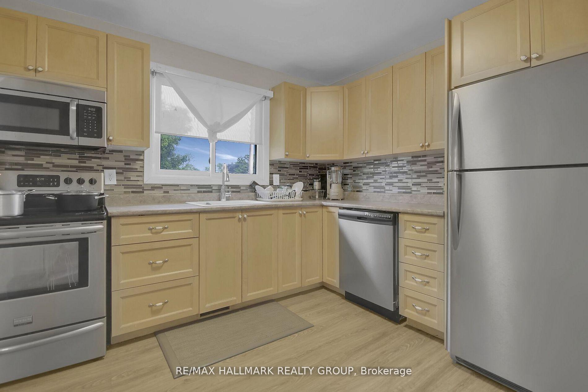 Photo 12 of Unit 1, 1821 Walkley Road, Ottawa, Guildwood Estates - Urbandale Acres — HOMEH