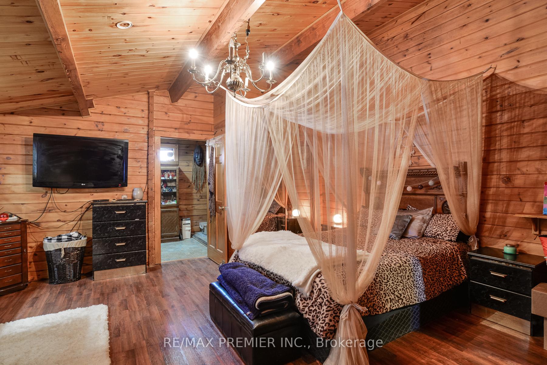 Photo 10 of 1515 11 Highway S, Gravenhurst, Morrison — HOMEH