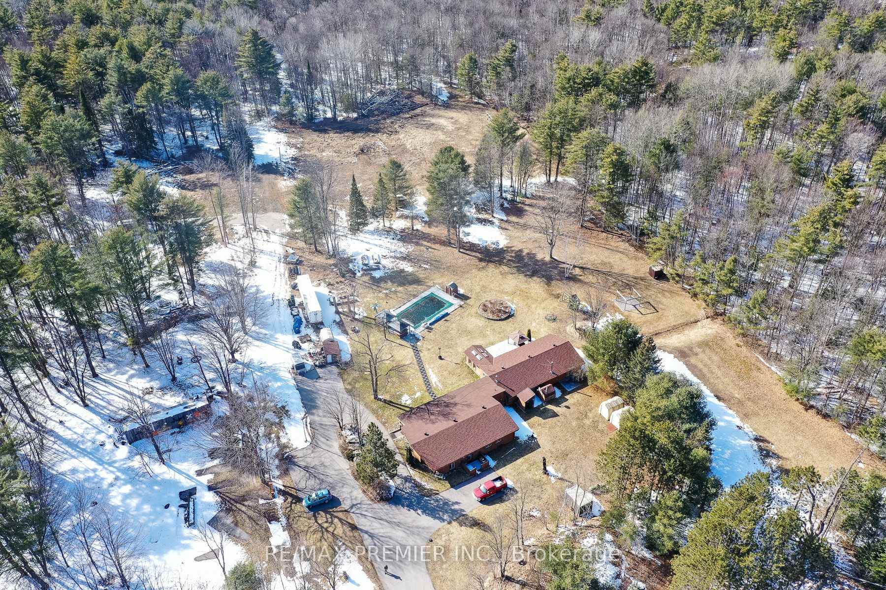 Photo 37 of 1515 11 Highway S, Gravenhurst, Morrison — HOMEH