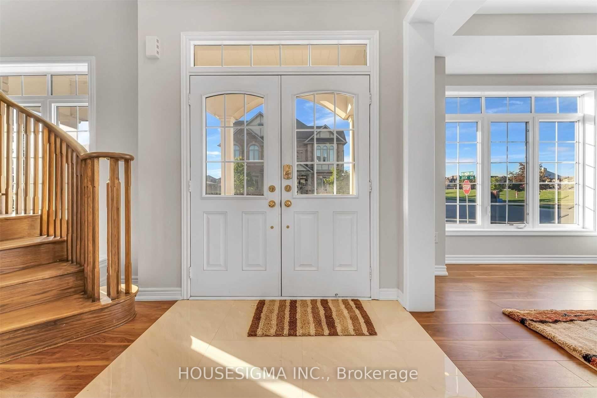 Photo 3 of Upper unit 54 Killington Avenue, Vaughan, Kleinburg — HOMEH