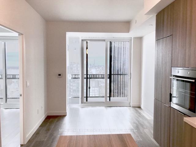 Front of Unit 4112, 8 Eglinton Avenue E