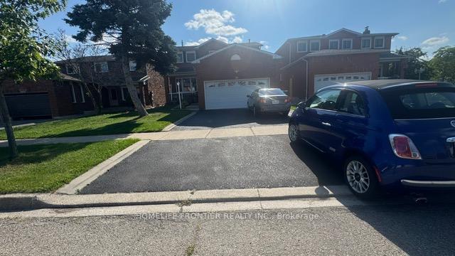 Photo 3 of 30 Gatesgill Street, Brampton, Brampton West — HOMEH