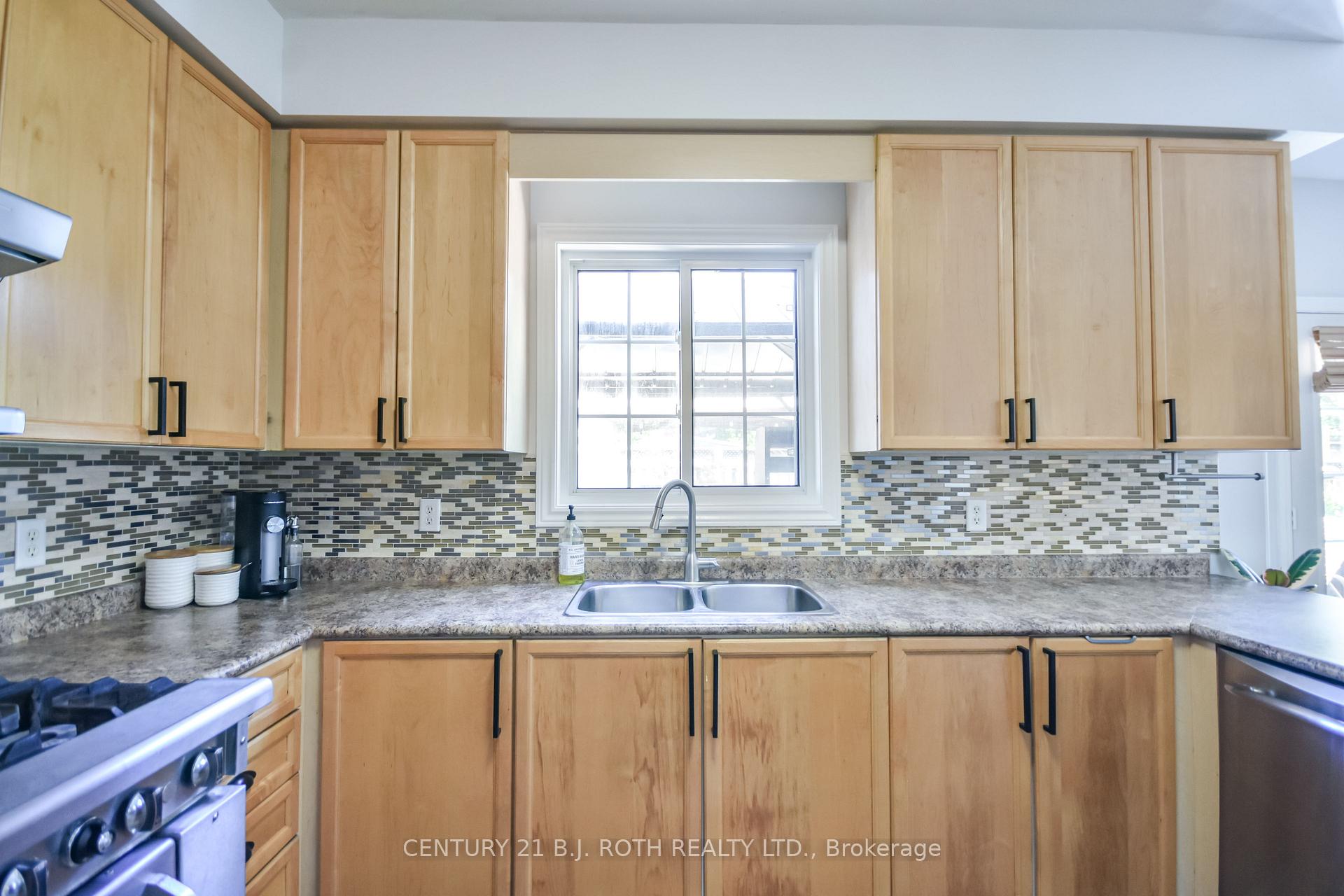 Photo 35 of 60 Carley Crescent, Barrie, Painswick South — HOMEH